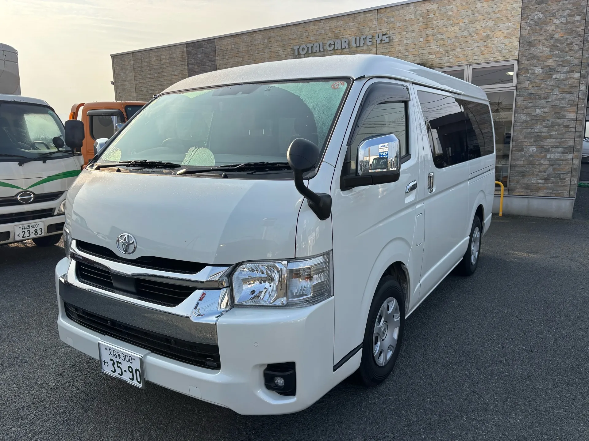 ハイエースワゴン10人乗り レンタカー日額14,000円(税抜き)